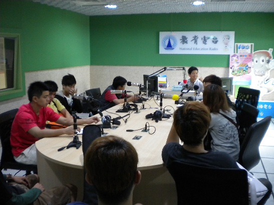 運管系運動與媒體傳播課程 師生參訪國立彰化教育電台２